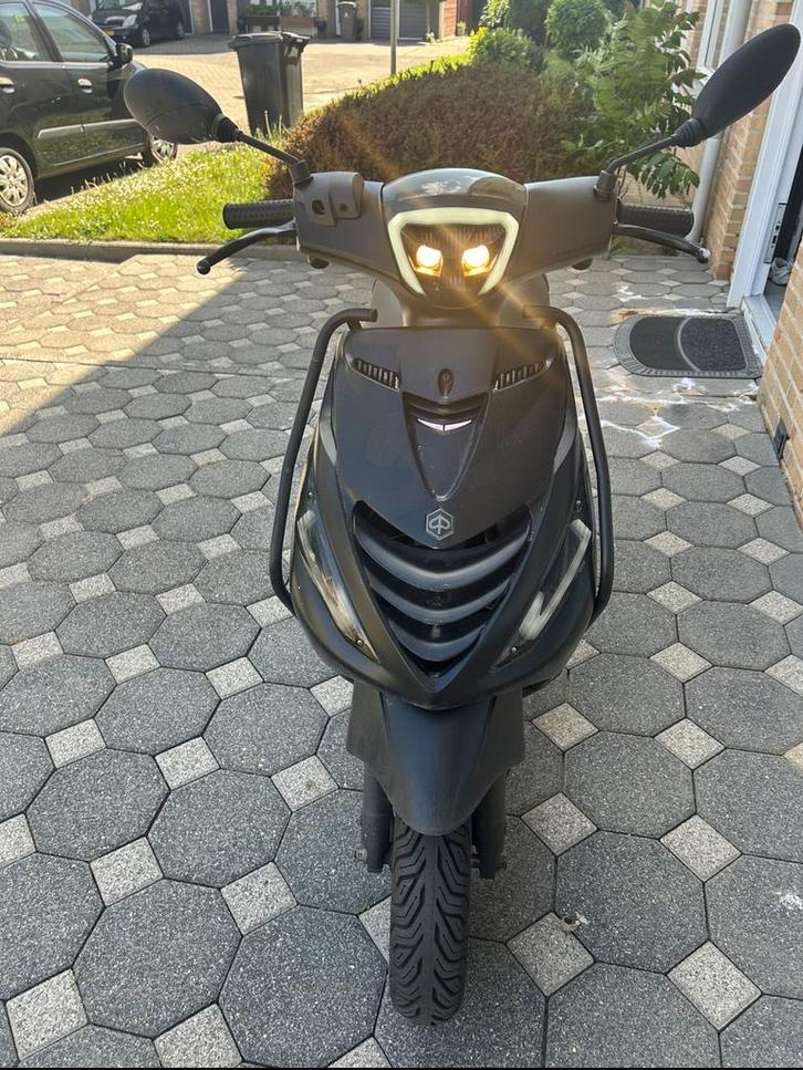 Piaggio Zip 2020 MOET WEG!, Fietsen en Brommers, Snorfietsen en Snorscooters, Gebruikt, Piaggio, Benzine, Ophalen of Verzenden