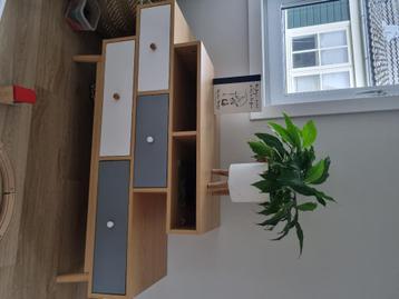 Leuk ladekastje beschikbaar voor biedingen