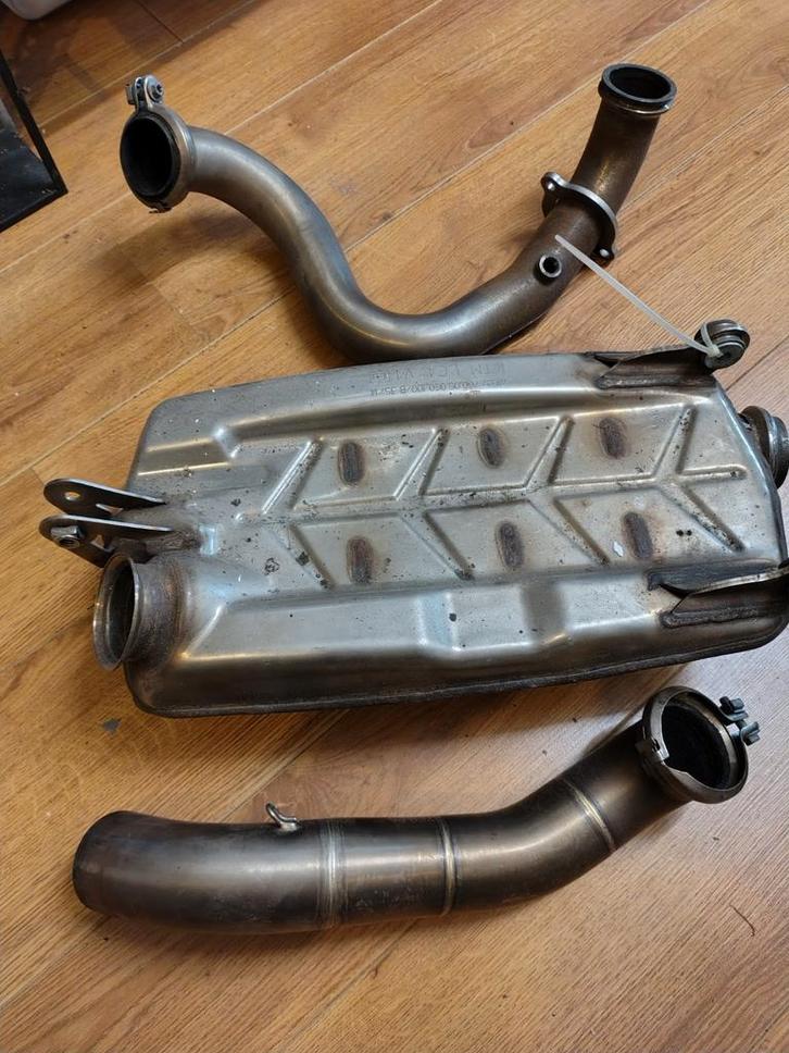 Uitlaattussendemper KTM Duke 690 LC4. Katt verwijderd!!!!, Motoren, Onderdelen | Merk-onafhankelijk, Gebruikt, Ophalen of Verzenden