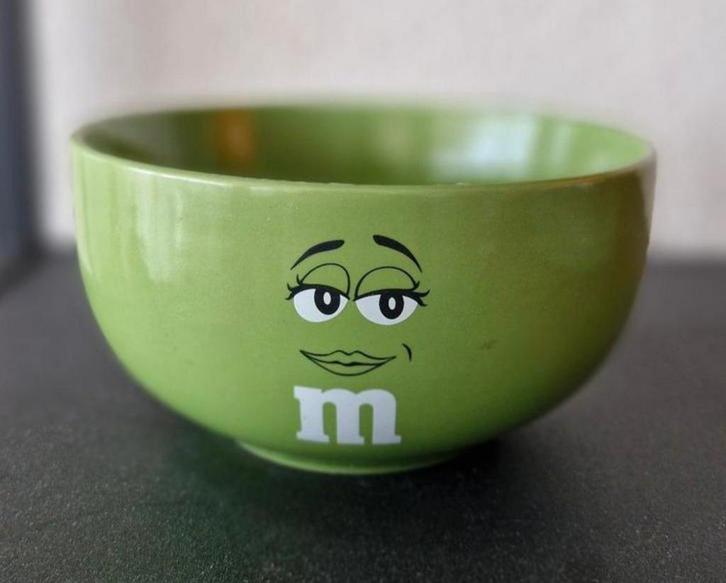 Groen M&M schaaltje, Huis en Inrichting, Keuken | Servies, Zo goed als nieuw, Schaal of Schalen, Overige stijlen, Ophalen of Verzenden