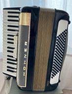 Accordeon 96 bas-Hohner Lucia III vintage zwart/goud +koffer, Muziek en Instrumenten, Accordeons, Gebruikt, 96-bas, Toetsaccordeon