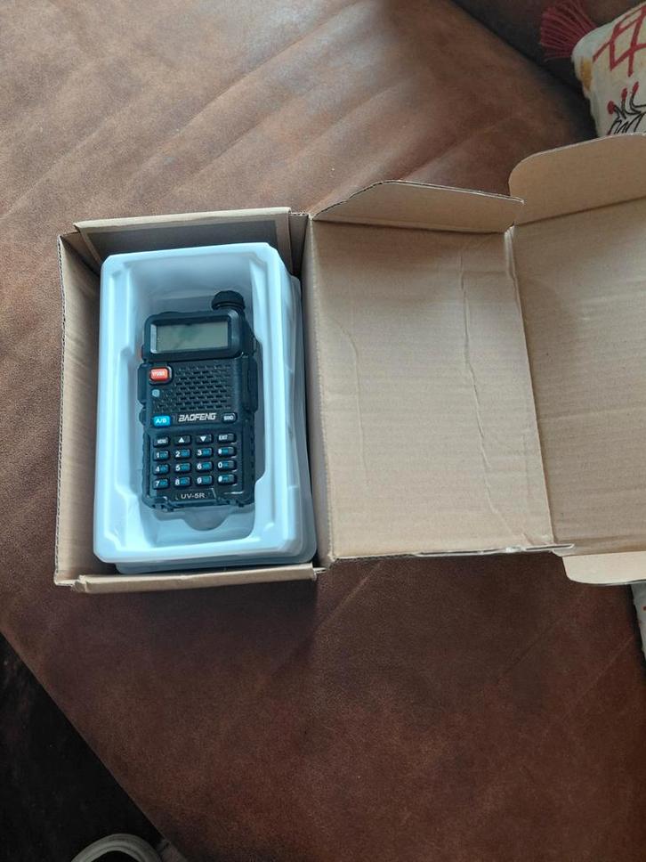 Baofeng UV-5R Portofoon -scanner Nieuw in doos!, Telecommunicatie, Portofoons en Walkie-talkies, Nieuw, Portofoon of Walkie-talkie