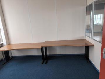 GRATIS afhalen in Eindhoven. Bureau's tafels. LAATSTE KANS