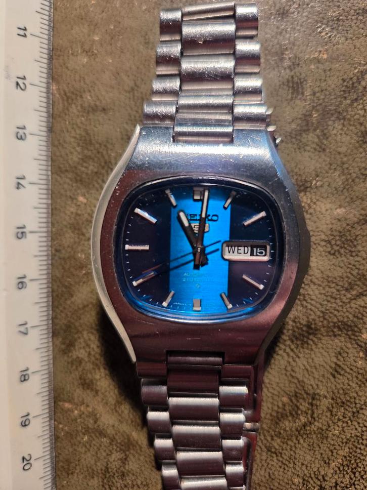 ZELDZAME VINTAGE SEIKO 5  SPACE STYLE DIAL UIT 1974, Sieraden, Tassen en Uiterlijk, Horloges | Heren, Gebruikt, Polshorloge, Seiko