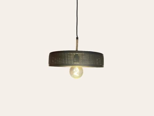 Nordal Hanglamp zwart bij TheReSales, Huis en Inrichting, Lampen | Hanglampen, Zo goed als nieuw, Minder dan 50 cm, Kunststof
