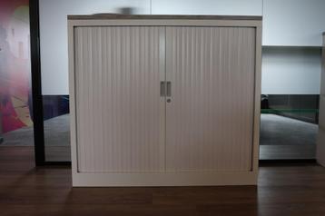 Roldeurkast Wit met Houten Topblad 120x107,5x43 (HxBxD) - 4x beschikbaar voor biedingen