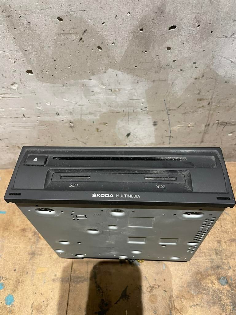 Skoda Navigatie Octavia multi media, Auto diversen, Autonavigatie, Ophalen of Verzenden, Zo goed als nieuw