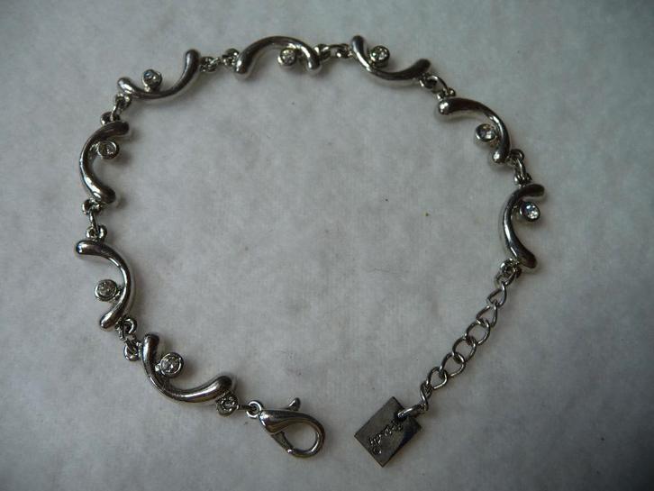 Leuke armband met mooie schakels, gemerkt Trendy, Sieraden, Tassen en Uiterlijk, Armbanden, Zo goed als nieuw, Overige materialen