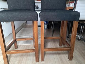 2 identieke barkrukken  beschikbaar voor biedingen