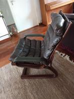 Leren stoel, bruin, met houten frame, Huis en Inrichting, Ophalen, Gebruikt, Minder dan 75 cm, Hout