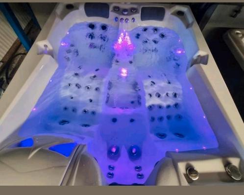 ‼️SPOTGOEDKOOP NU 5950 EURO‼️vandaag bezorgd, Tuin en Terras, Bubbelbaden en Hottubs, Zo goed als nieuw, Filter, Ophalen of Verzenden