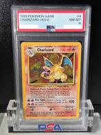 PSA 8 - Charizard #4 (1999 Pokemon Base Set), Hobby en Vrije tijd, Verzamelkaartspellen | Pokémon, Ophalen of Verzenden, Zo goed als nieuw