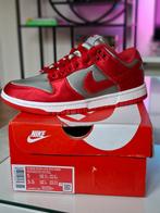 Nike Dunk Low 'UNLV Satin', maat 35.5, Kleding | Dames, Schoenen, Nike, Nieuw, Ophalen of Verzenden, Sneakers of Gympen