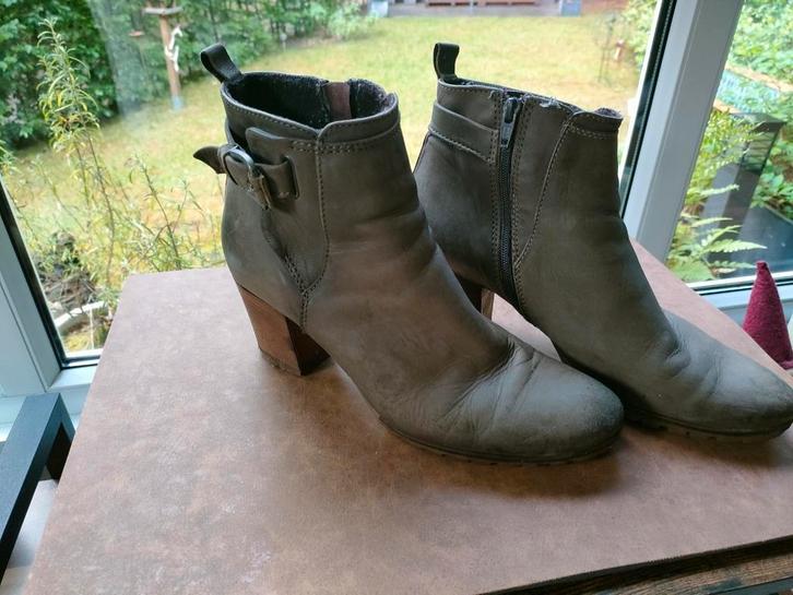 Manas leren enkellaarsjes taupe maat 41, Kleding | Dames, Schoenen, Gedragen, Lage of Enkellaarzen, Grijs, Ophalen of Verzenden