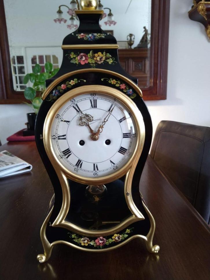 Pendule Neucateloise  Le Castel, Antiek en Kunst, Antiek | Klokken, Ophalen of Verzenden