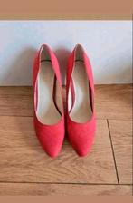 Steps rode pumps, Kleding | Dames, Schoenen, Pumps, Ophalen of Verzenden, Zo goed als nieuw, Steps