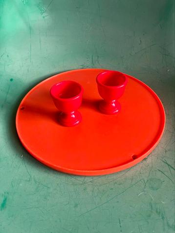 Retro eierdopjes rood kunststof hoger model EMSA beschikbaar voor biedingen