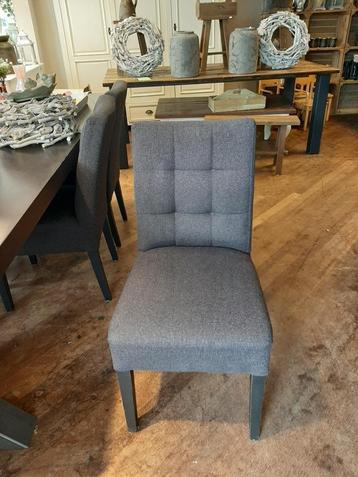 Set van 6 grijze eetkamerstoelen  beschikbaar voor biedingen