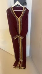 Kaftan bordeaux met gouden versiering, Overige typen, Maat 46/48 (XL) of groter, Ophalen of Verzenden, Zo goed als nieuw