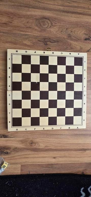 3-in-1 houten bordspel – Schaak, Backgammon & Dammen beschikbaar voor biedingen