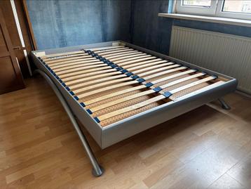 140x200 Stalen bed met latten bodems