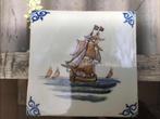 Tegel met afbeelding van een schip., Antiek en Kunst, Ophalen of Verzenden