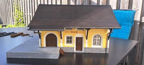 LGB Pola RhB station Susch spoor G, Hobby en Vrije tijd, Modeltreinen | Overige schalen, Zo goed als nieuw, Brug, Tunnel of Gebouw