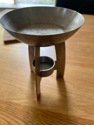 Geurmelts Brander Metaal beschikbaar voor biedingen