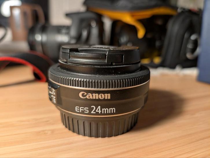 Canon EF-S 24mm f/2.8 STM - Pancake Lens, Audio, Tv en Foto, Fotografie | Lenzen en Objectieven, Zo goed als nieuw, Standaardlens