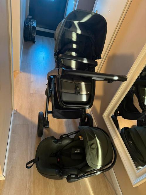 Dubatti kinderwagen donker groen, Kinderen en Baby's, Kinderwagens en Combinaties, Zo goed als nieuw, Overige merken, Met reiswieg