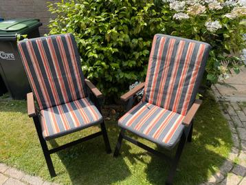 Standen stoelen 2x met kussens beschikbaar voor biedingen
