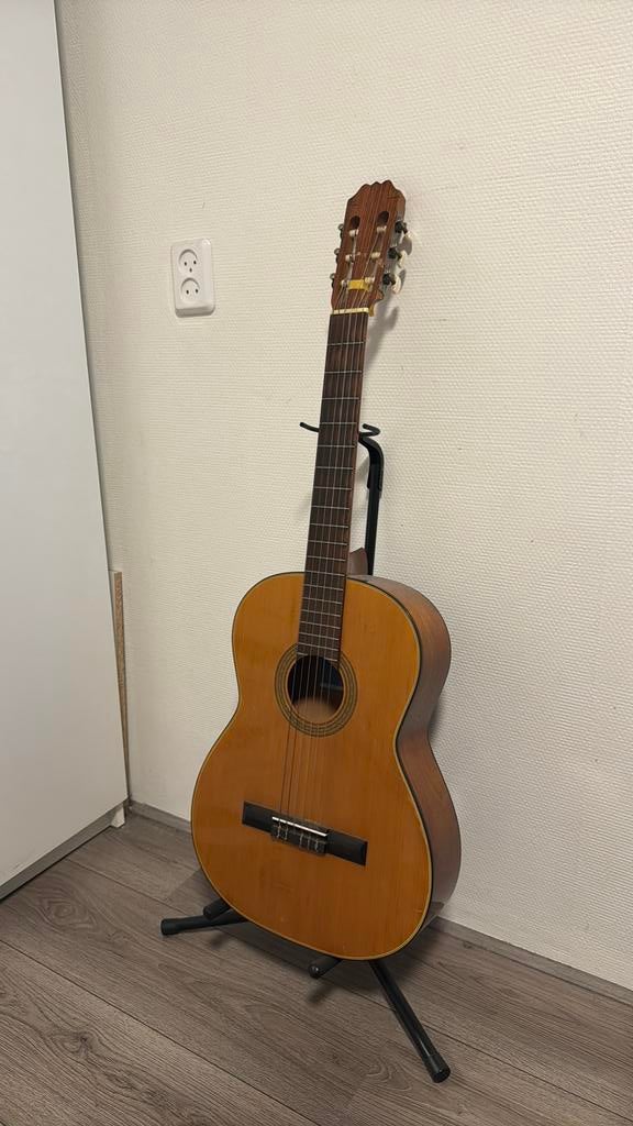 Guitaar, Ophalen