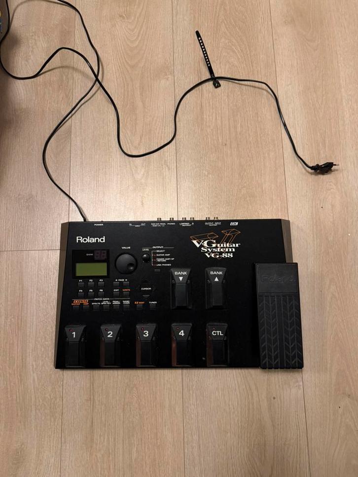 Roland VG-88 V-Guitar System, Muziek en Instrumenten, Effecten, Zo goed als nieuw, Ophalen of Verzenden