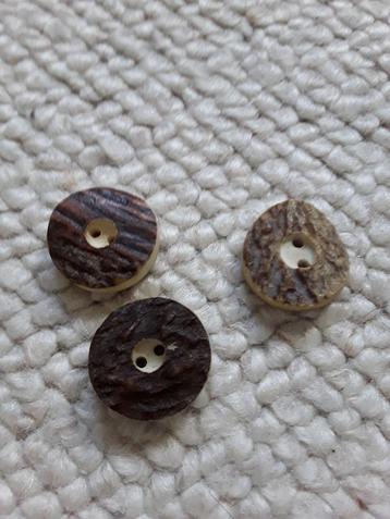 3 Retro / vintage knoopjes / knopen - 2cm - 2 gaatjes - beschikbaar voor biedingen