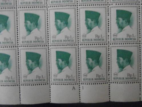 INDONESIE 1966; COMPLEET VEL (100) SOEKARNOZEGELS, Postzegels en Munten, Postzegels | Azië, Postfris, Zuidoost-Azië, Verzenden