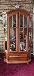 Vitrinekast, Ophalen