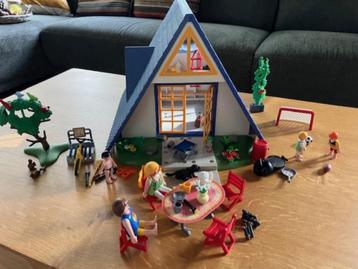 Playmobil zomerhuis 3230 met extra's beschikbaar voor biedingen