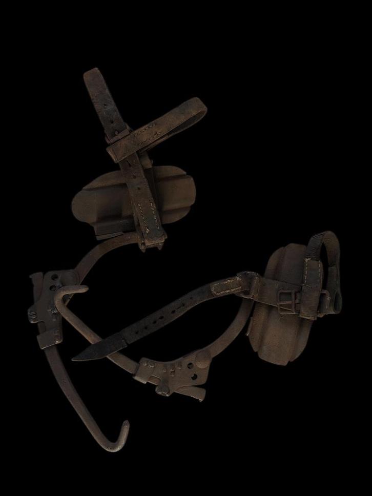 WH WW2 Fernmelder nachtrichtentruppe steigeisen, Verzamelen, Militaria | Tweede Wereldoorlog, Embleem of Badge, Duitsland, Ophalen of Verzenden