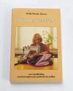Naaiboek M5399: Mollie Mordle-Barnes - Wonderweefsels, Mollie Mordle-Barnes, Ophalen of Verzenden, Zo goed als nieuw, Borduren en Naaien