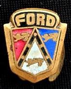 Ford auto knoop-speld- goudkleurig emaille, Verzenden, Zo goed als nieuw, Transport, Speldje of Pin