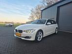 Prachtige BMW 320I Touring Automaat PDC NAVI Cruisecontrol, Auto's, Euro 5, Zwart, 4 cilinders, Wit