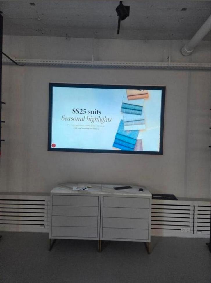 Professionele presentatie scherm - NEC., Computers en Software, Monitoren, Zo goed als nieuw, 60 Hz of minder, IPS, Ophalen of Verzenden