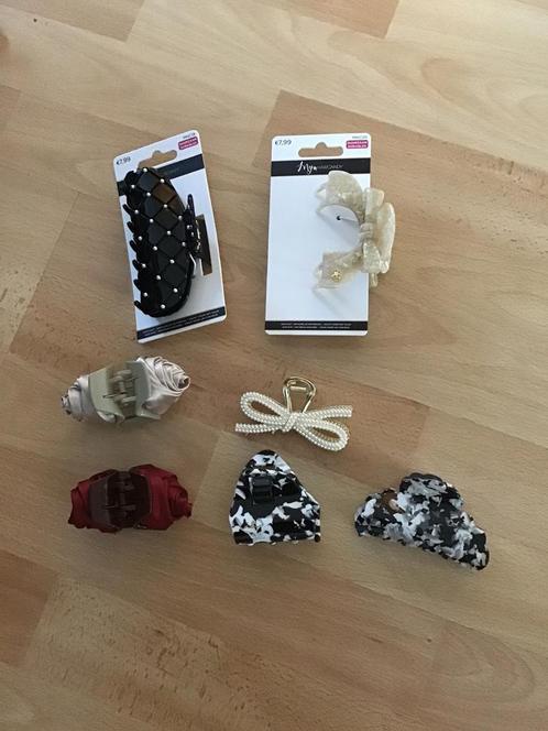 7 Haarknippen 2 zijn nieuw en 5 zijn zo goed als nieuw., Sieraden, Tassen en Uiterlijk, Uiterlijk | Haarverzorging, Nieuw, Haarspeld