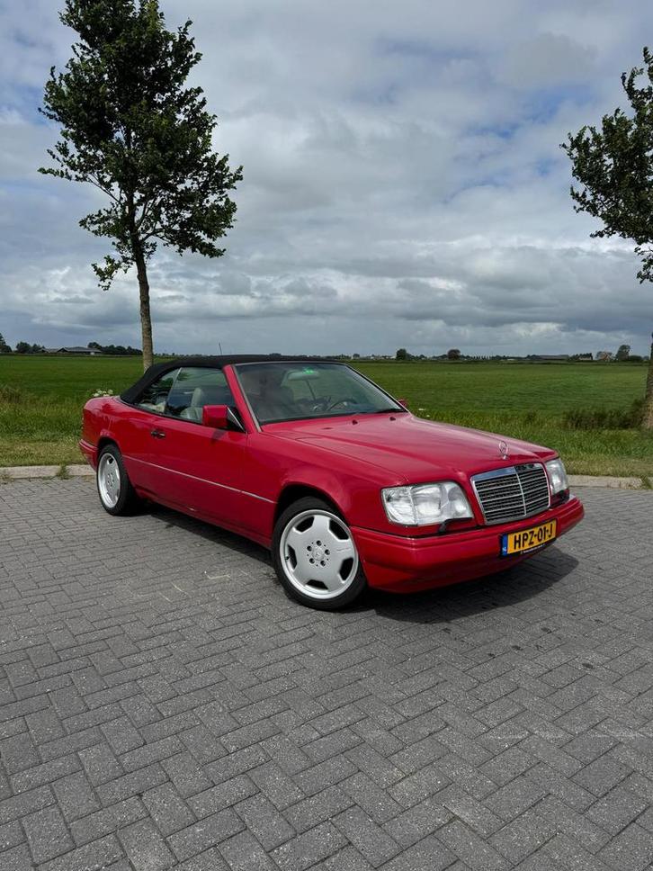 Mercedes-Benz  w124 320 cabrio, Auto's, Mercedes-Benz, Particulier, Benzine, Cabriolet, Geïmporteerd, Rood, Ophalen