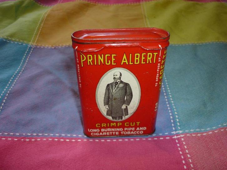 US WW 2 Prince Albert Crimp Cut tinnen can of tabacco, Verzamelen, Militaria | Tweede Wereldoorlog, Landmacht, Overige typen, Amerika