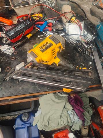 Dewalt tacker 18 volt beschikbaar voor biedingen