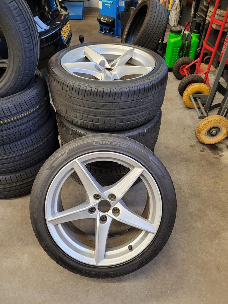 18 inch velgen met zomerbanden 245/40 ZR18 97Y - Audi A5/A4, Auto-onderdelen, Banden en Velgen, Ophalen, 18 inch, 245 mm, Velg(en)