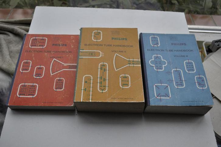 Complete serie Philips buizen databooks Deel I II III 1966, Boeken, Techniek, Gelezen, Elektrotechniek, Ophalen of Verzenden