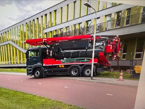 Vrachtwagencombi  met Grote Pomp /rioned (14 m³) 53.000 km, Auto's, Vrachtwagens, Particulier, Achteruitrijcamera, Airbags, Airconditioning