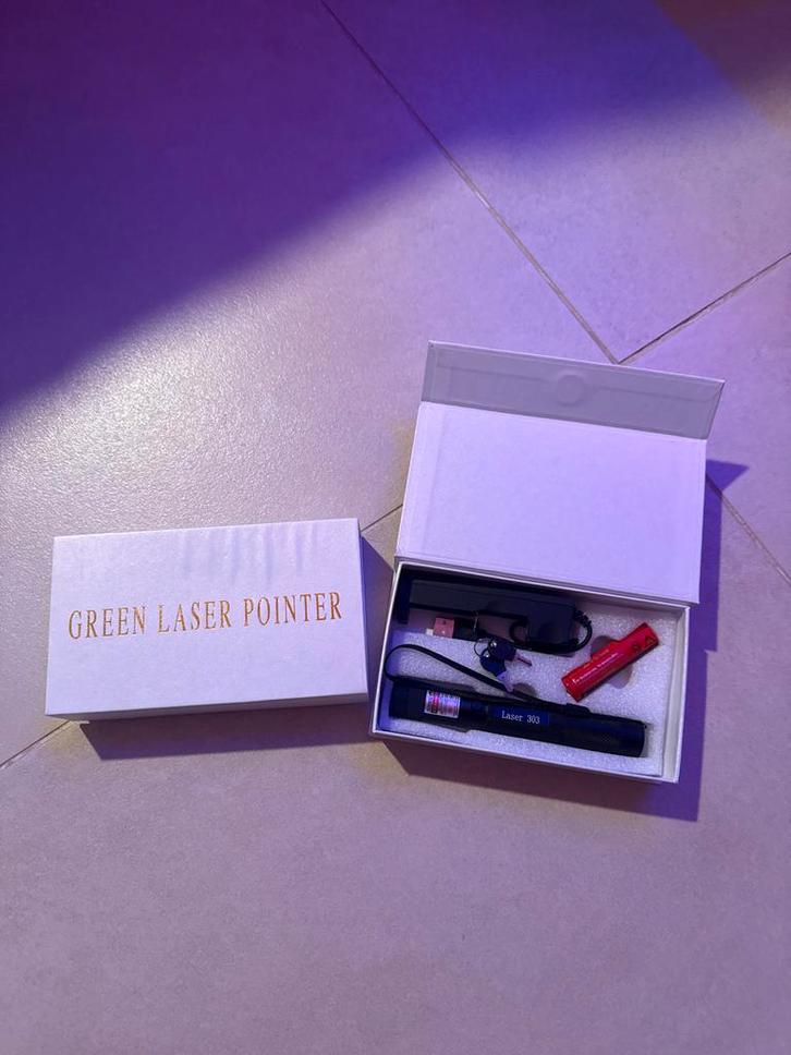 2 Laserpen Sets - Zo Goed Als Nieuw!, Hobby en Vrije tijd, Overige Hobby en Vrije tijd, Zo goed als nieuw, Ophalen of Verzenden